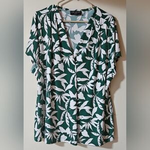 18 -20 Woman's Lane Bryant Forest Green and White Leaf Pattern Blouse